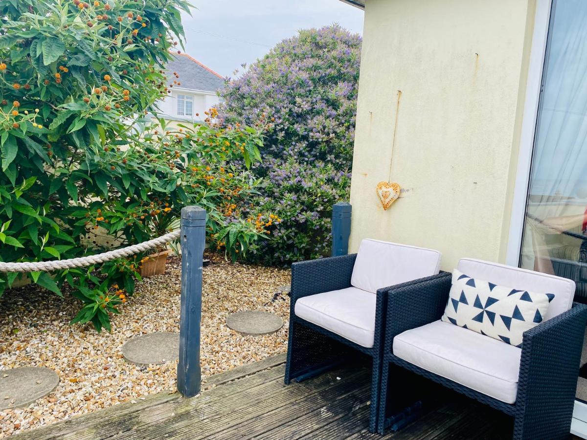 Seaside Retreat: Stylish With Garden And Ocean Views Apartment Tythegston