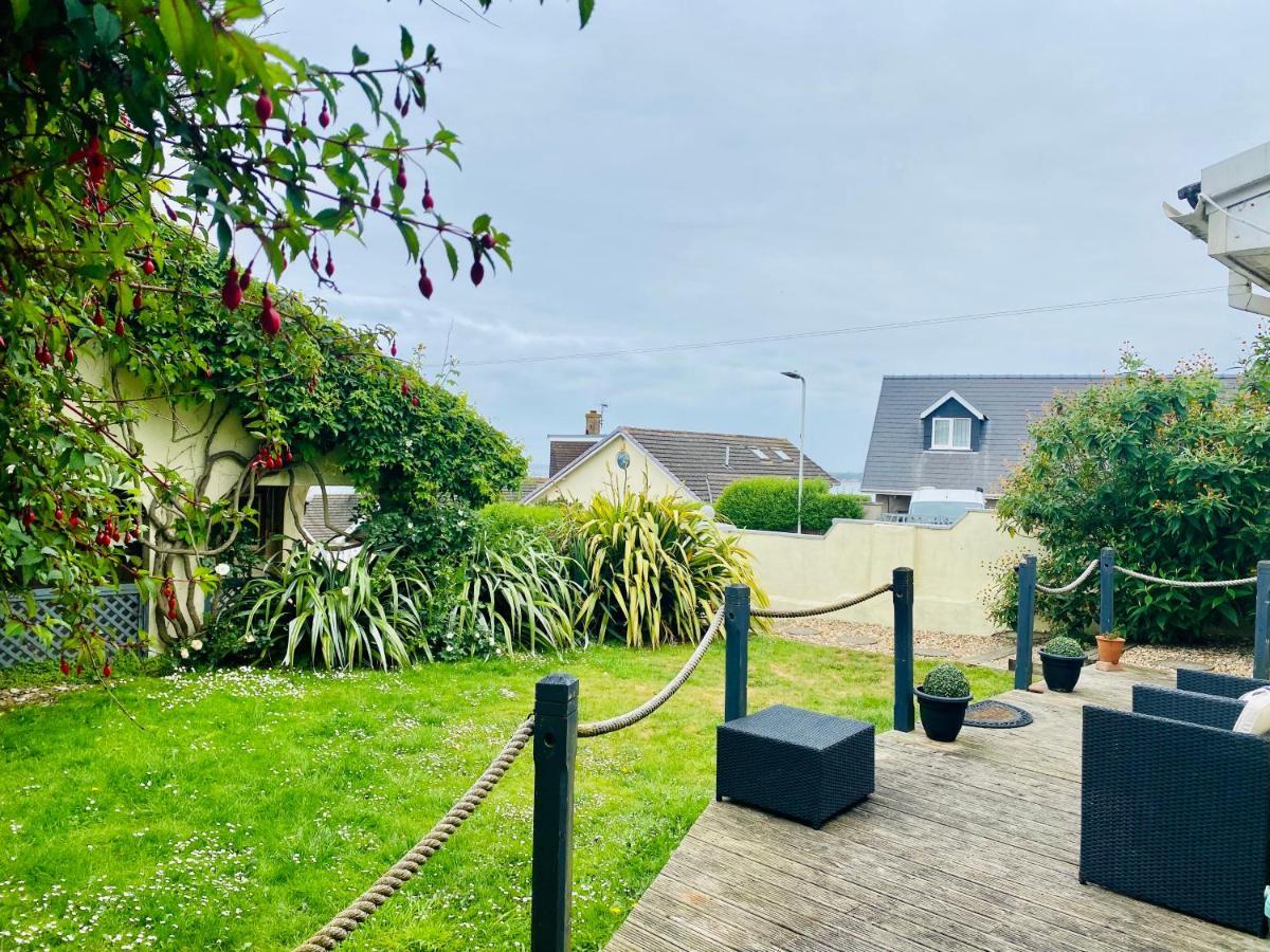 Seaside Retreat: Stylish With Garden And Ocean Views Apartment *