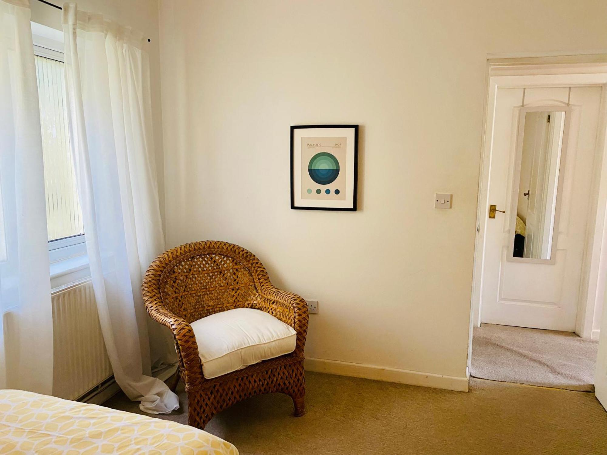 Seaside Retreat: Stylish With Garden And Ocean Views Apartment *